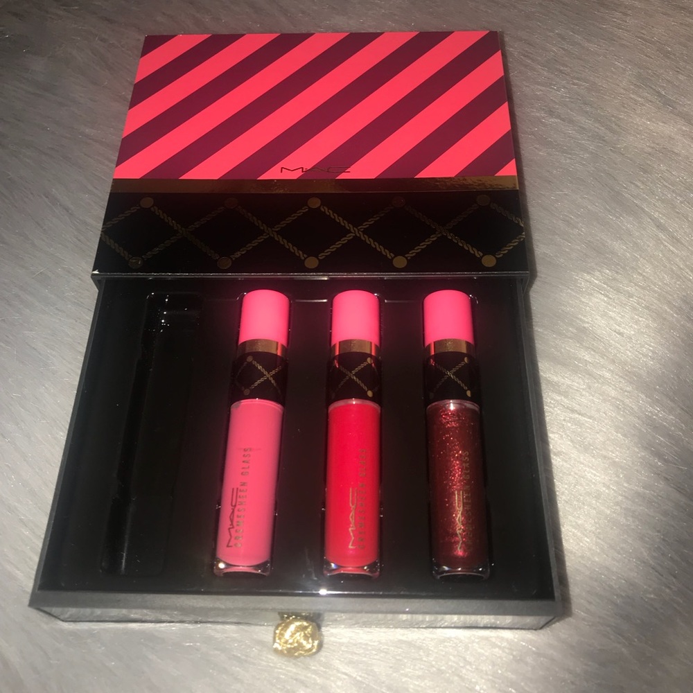 *LIMITED EDITION* MAC Lip Gloss Kit